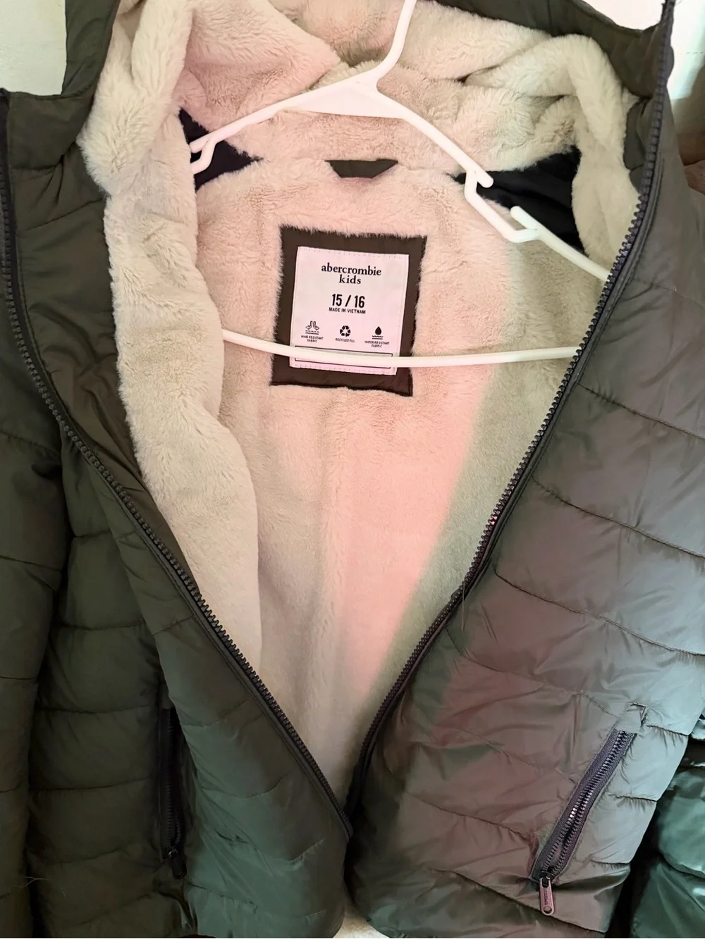 abercrombie kids Olive Green Puffer Jacket with Cream Sherpa Lining Size 15/16